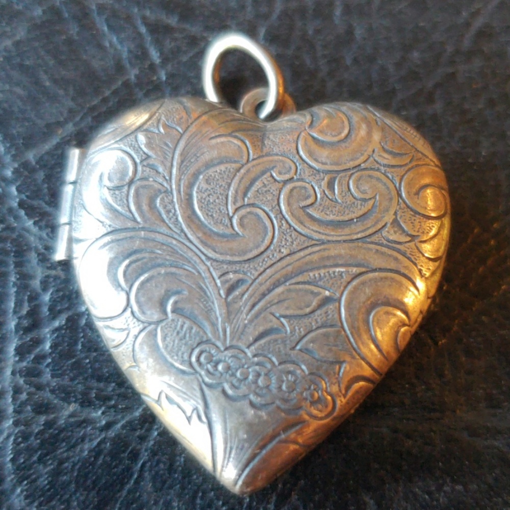 Locket Vintage Sterling Engraved